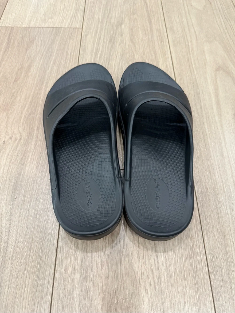 OOFOS Men's Black Slide Sandals - Cushioned Recovery Slides